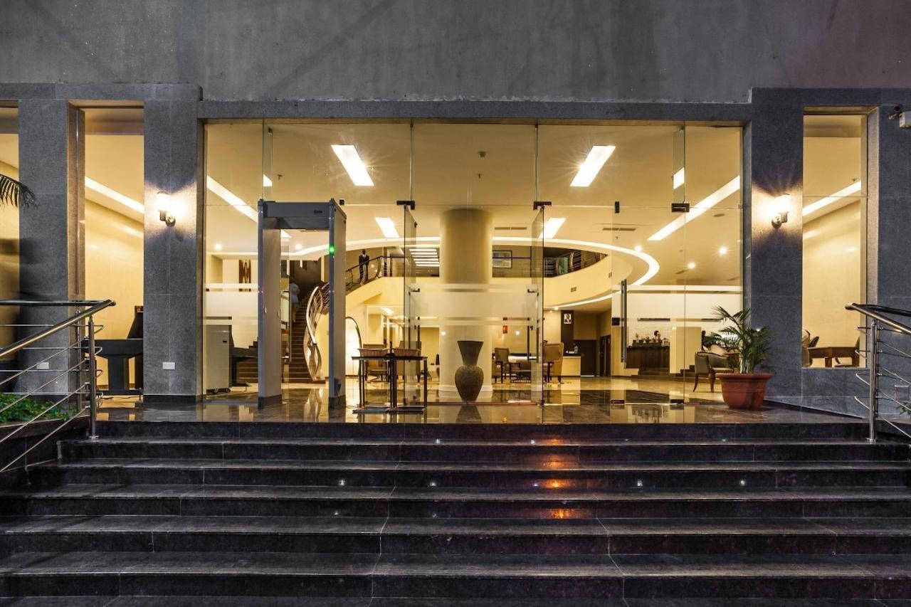 Acacia Premier Hotel Кисуму Екстериор снимка