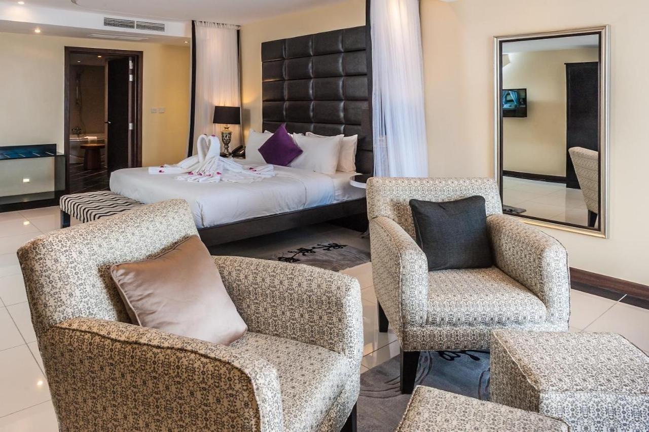 Acacia Premier Hotel Кисуму Екстериор снимка