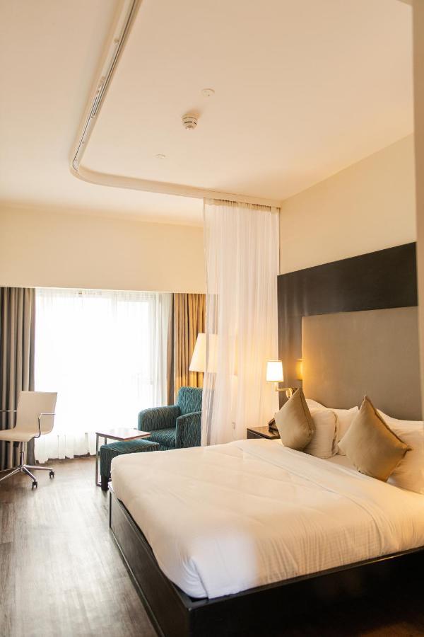 Acacia Premier Hotel Кисуму Екстериор снимка