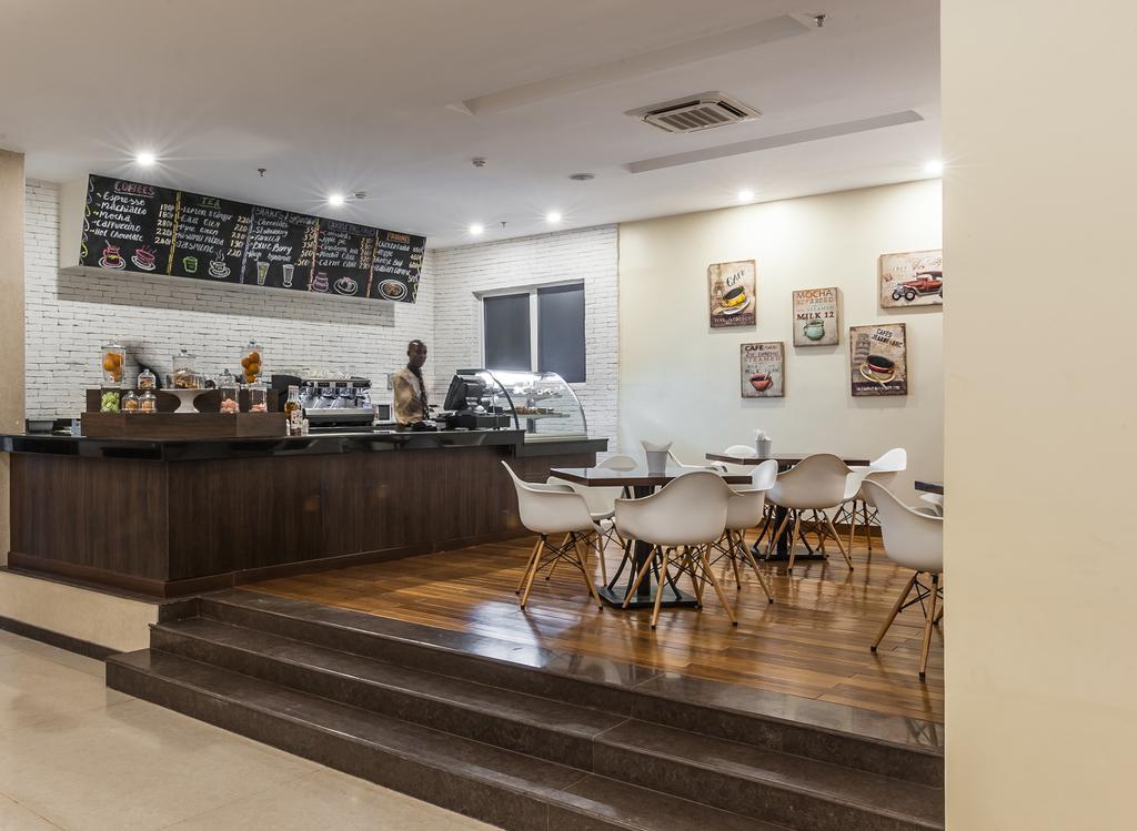 Acacia Premier Hotel Кисуму Екстериор снимка